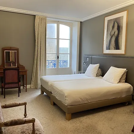 Готель France Et Chateaubriand 3*