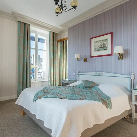 Hotel De France Et Chateaubriand
