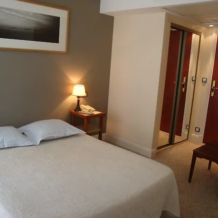 De France Et Chateaubriand Hotel 3*